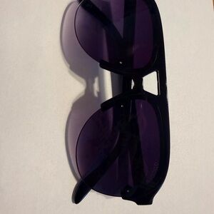 Gucci unisex Black Aviator Sunglasses